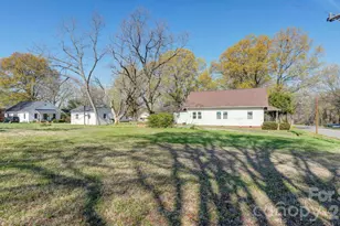 224 W Mills Ave, Mooresville, NC 28115 - Photo 23