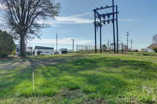 224 W Mills Ave, Mooresville, NC 28115 - Photo 15