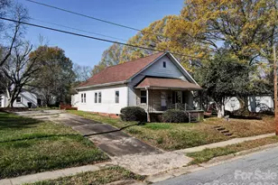 224 W Mills Ave, Mooresville, NC 28115 - Photo 1