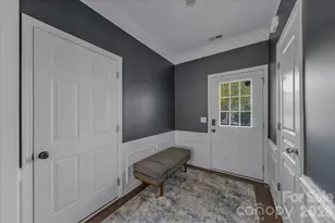 2419 Diplomat Ln, Charlotte, NC 28210 - Photo 5