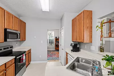 10027 Brawley Lane, Charlotte, NC 28215 - Photo 7