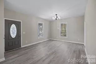 414 W Sharpe St, Statesville, NC 28677 - Photo 5