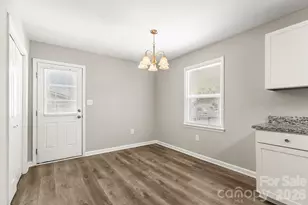 8410 Clear Meadow Ln, Charlotte, NC 28227 - Photo 13