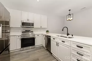 6204 Half Dome Dr, Charlotte, NC 28269 - Photo 5