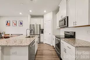 2207 Belterra Dr, Charlotte, NC 28216 - Photo 13