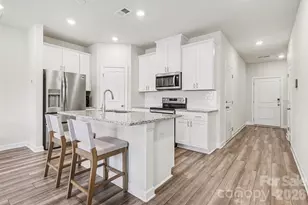2207 Belterra Dr, Charlotte, NC 28216 - Photo 3