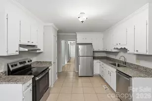 7700 Park Vista Cir, Charlotte, NC 28226 - Photo 11