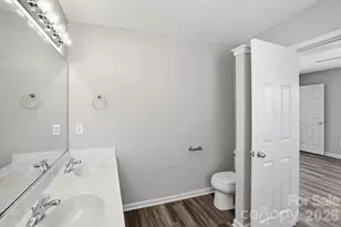 836 Almora Dr, Charlotte, NC 28216 - Photo 29