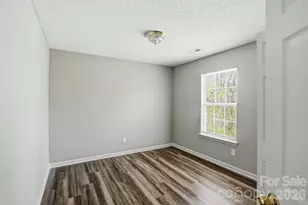 836 Almora Dr, Charlotte, NC 28216 - Photo 25