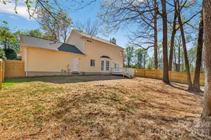 2801 Dellinger Dr, Charlotte, NC 28269 - Photo 11