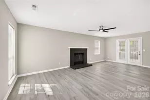 2801 Dellinger Dr, Charlotte, NC 28269 - Photo 3