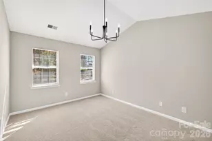 2801 Dellinger Dr, Charlotte, NC 28269 - Photo 17