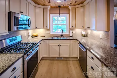 117 Hickory Lane, Newland, NC 28657 - Photo 11