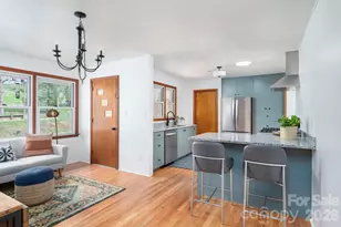 19 Wentworth Ave, Asheville, NC 28803 - Photo 9