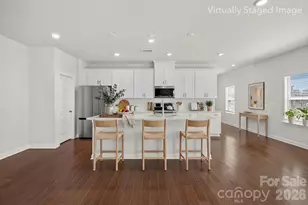 11935 Red Leaf Dr, Charlotte, NC 28215 - Photo 7