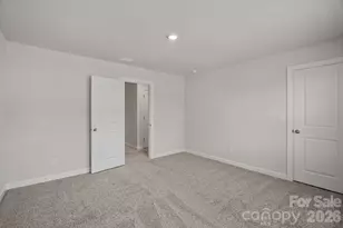 11935 Red Leaf Dr, Charlotte, NC 28215 - Photo 33