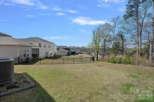 11935 Red Leaf Dr, Charlotte, NC 28215 - Photo 39