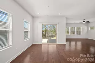 11935 Red Leaf Dr, Charlotte, NC 28215 - Photo 5