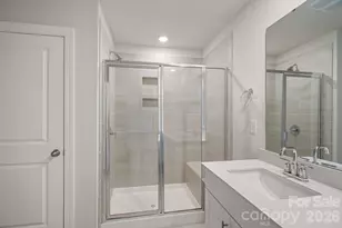 11935 Red Leaf Dr, Charlotte, NC 28215 - Photo 27