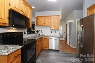 7982 King Arthurs Ct, Denver, NC 28037 - Photo 9