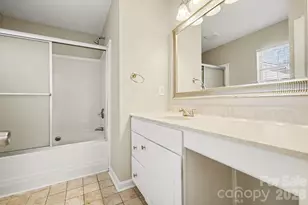 1117 Capps Hollow Dr, Charlotte, NC 28216 - Photo 15