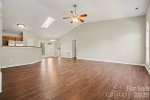 1117 Capps Hollow Dr, Charlotte, NC 28216 - Photo 5