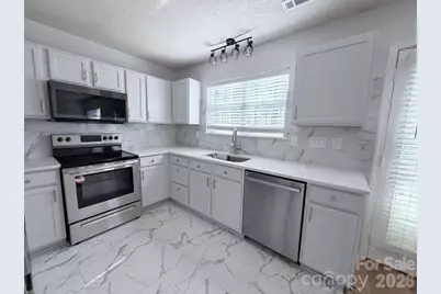 8523 Boxford Court, Charlotte, NC 28215 - Photo 9