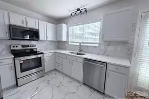 8523 Boxford Ct, Charlotte, NC 28215 - Photo 9