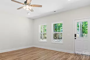 2123 Woodhurst Ln, Albemarle, NC 28001 - Photo 9