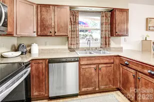 157 Toxaway Vws Dr, Lake Toxaway, NC 28747 - Photo 15