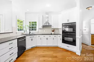 8830 Bluestone Bay Ct, Sherrills Ford, NC 28673 - Photo 15