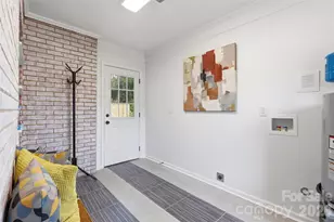 2414 Belfast Dr, Charlotte, NC 28208 - Photo 3