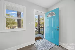 553 Derrydowne Dr, Charlotte, NC 28213 - Photo 3