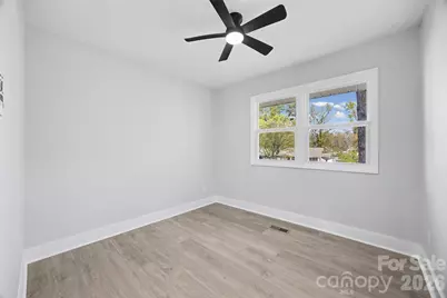 553 Derrydowne Drive, Charlotte, NC 28213 - Photo 17