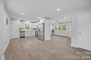 553 Derrydowne Dr, Charlotte, NC 28213 - Photo 13