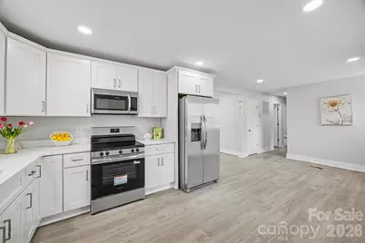 553 Derrydowne Drive, Charlotte, NC 28213 - Photo 11