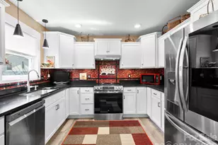 482 Booker St, Asheville, NC 28803 - Photo 15