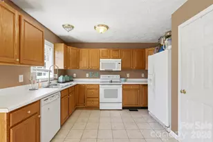 3603 Weatherly Ln, Shelby, NC 28150 - Photo 5