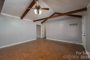 1624 Oak Trail Ln, Charlotte, NC 28216 - Photo 11