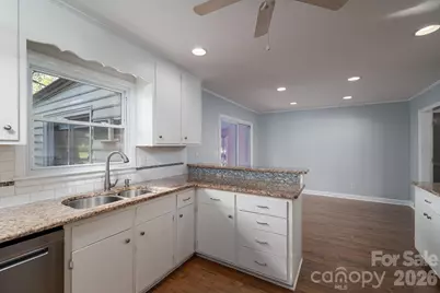 1624 Oak Trail Lane, Charlotte, NC 28216 - Photo 7