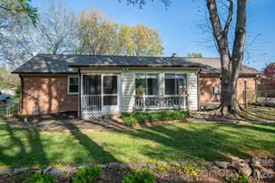 1624 Oak Trail Ln, Charlotte, NC 28216 - Photo 39