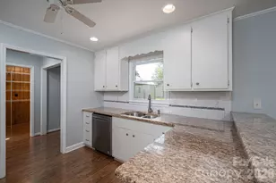 1624 Oak Trail Ln, Charlotte, NC 28216 - Photo 9