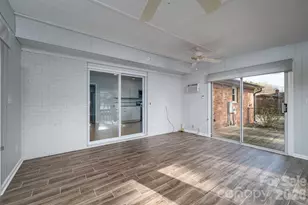 1624 Oak Trail Ln, Charlotte, NC 28216 - Photo 27