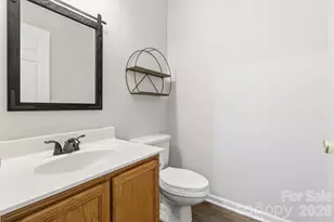 10265 University Park Ln, Charlotte, NC 28213 - Photo 9