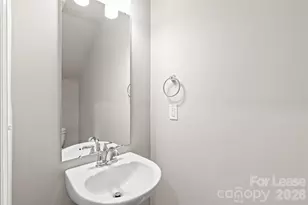 7017 Stoney Wood Ln, Charlotte, NC 28215 - Photo 5