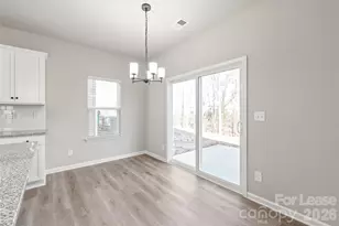 7017 Stoney Wood Ln, Charlotte, NC 28215 - Photo 9