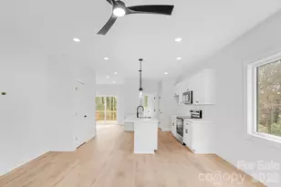 506 Beacon St, Gastonia, NC 28054 - Photo 5