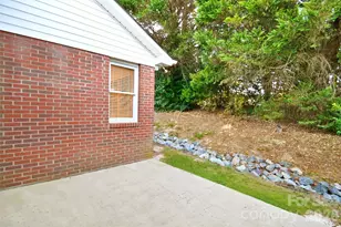 19968 Oak Leaf Cir, Cornelius, NC 28031 - Photo 15