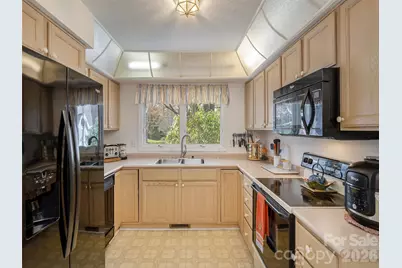 206 Black Oak Lane, Hendersonville, NC 28791 - Photo 15