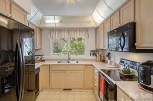 206 Black Oak Ln, Hendersonville, NC 28791 - Photo 15